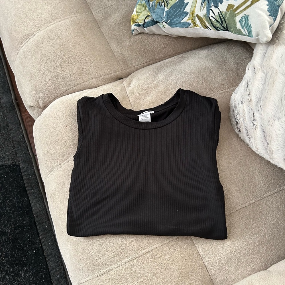 Black Ribbed Short Sleeve Top - Picture 3 of 3